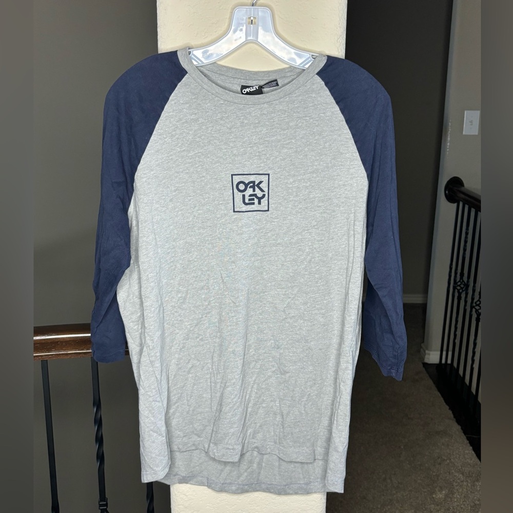 Oakley Dark Blue 3/4 Sleeve Graphic Shirt Size M Outdoor Casual Everyday Logo